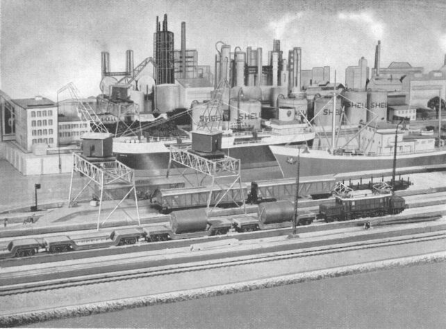 TRIX-EXPRESS-Katalog-1953-Seite16-Industrieanlage-2-und-Hafen_crop